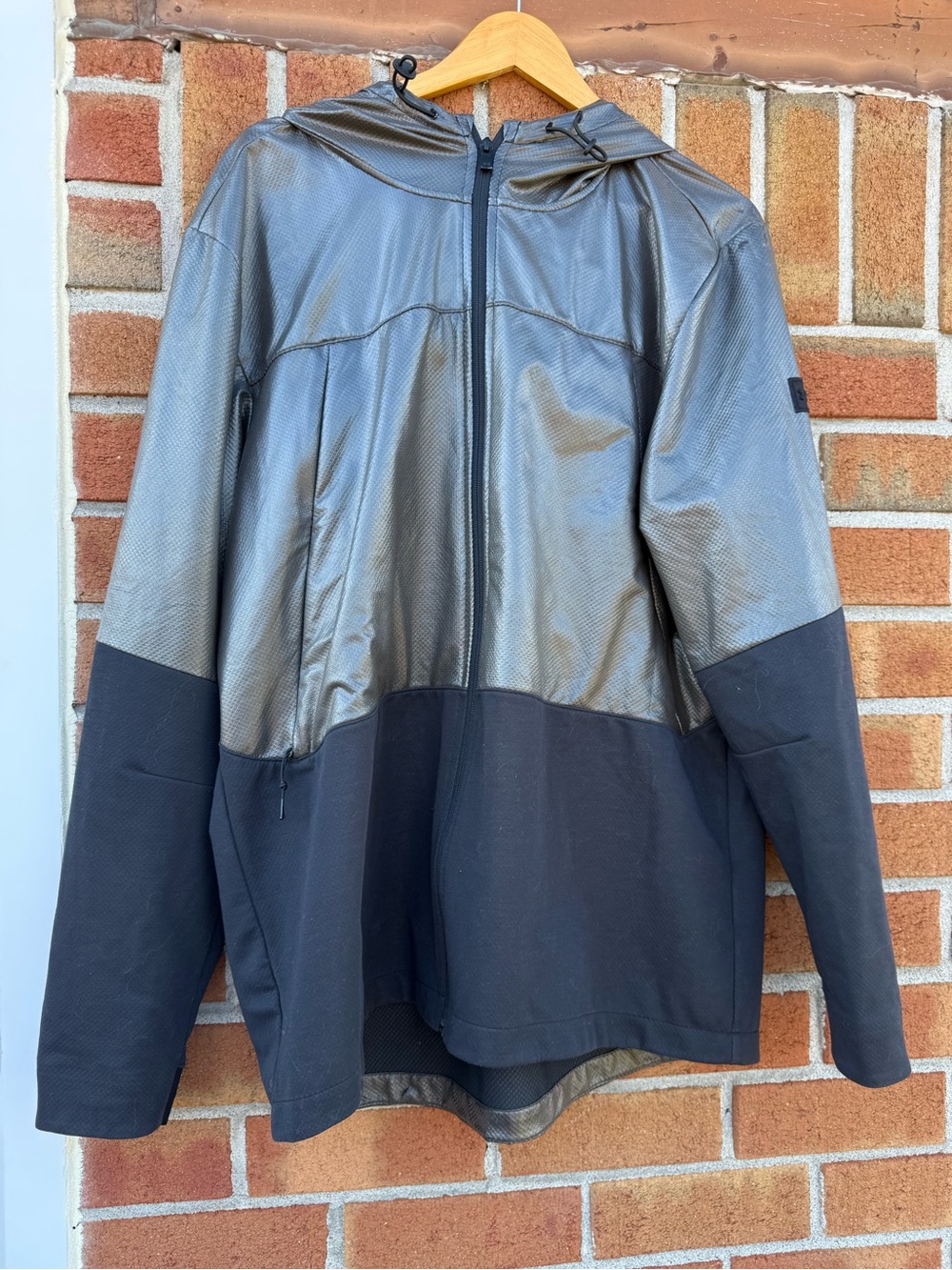 Under Armour Two-Tone Lightweight Hooded Jacket - Charcoal/Black